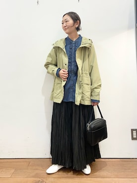「URBAN RESEARCH DOORS（アーバンリサーチドアーズ）のフロントフリルシャツ（シャツ/ブラウス、ブルー系）」を使った、ちばななこさん（レディース・154cm）の春コーディネート