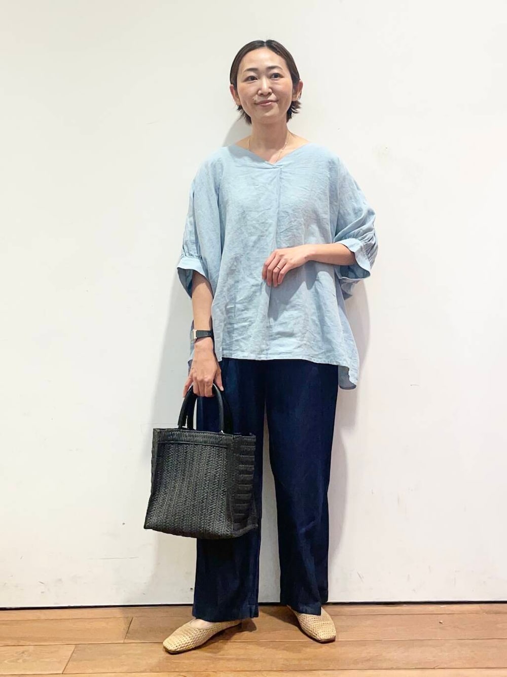 urd_nanakoさんの「ソフトハンドルカゴバッグ（URBAN RESEARCH DOORS）」を使ったコーディネートの1枚目の写真