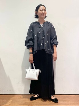 「URBAN RESEARCH DOORS（アーバンリサーチドアーズ）のラメ刺繍ブラウス（シャツ/ブラウス）」を使った、ちばななこさん（レディース・154cm）の夏コーディネート