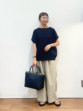 「URBAN RESEARCH DOORS（アーバンリサーチドアーズ）のドライコットンボートネックプルオーバー｜UVカット/日除け/接触冷感/Tシャツ（Tシャツ/カットソー、ブルー系）」を使った、ちばななこさん（レディース・154cm）の夏コーディネート