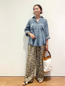 「URBAN RESEARCH DOORS（アーバンリサーチドアーズ）の『接触冷感/吸水速乾/イージーケア』フラワープリントドライタッチリラックスパンツ（その他パンツ）」を使った、ちばななこさん（レディース・154cm）の夏コーディネート