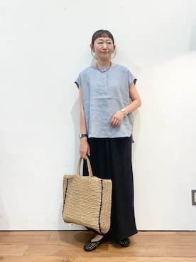 「URBAN RESEARCH DOORS（アーバンリサーチドアーズ）のリネンスキッパーフレンチブラウス（シャツ/ブラウス、ブルー系）」を使った、ちばななこさん（レディース・154cm）の夏コーディネート