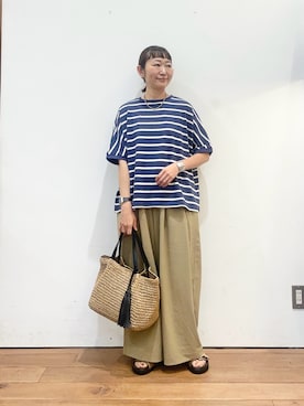 「URBAN RESEARCH DOORS（アーバンリサーチドアーズ）のブークレボーダープルオーバー（Tシャツ/カットソー、ブルー系）」を使った、ちばななこさん（レディース・154cm）の夏コーディネート