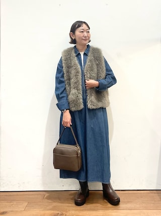 「URBAN RESEARCH DOORS(アーバンリサーチドアーズ)のフロントジップデニムワンピース(ワンピース)」を使った、ちばななこさん(レディース・154cm)の秋コーディネート