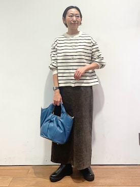 「アイテム（ハンドバッグ、ブルー系）」を使った、ちばななこさん（レディース・154cm）の秋コーディネート