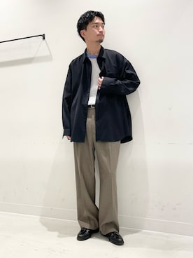 「URBAN RESEARCH（アーバンリサーチ）のWASHABLE WOOL OVER SHIRTS（シャツ/ブラウス、ブルー系）」を使った、平田望夢さん（メンズ・172cm）の春コーディネート