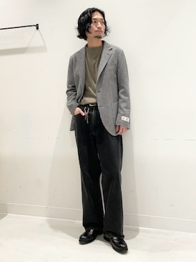 「URBAN RESEARCH DOORS（アーバンリサーチドアーズ）のLIFE STYLE TAILOR　マルチスペックコインローファー（ドレスシューズ）」を使った、平田望夢さん（メンズ・172cm）の秋コーディネート
