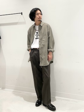 「URBAN RESEARCH DOORS（アーバンリサーチドアーズ）のLIFE STYLE TAILOR　マルチスペックコインローファー（ドレスシューズ）」を使った、平田望夢さん（メンズ・172cm）の秋コーディネート