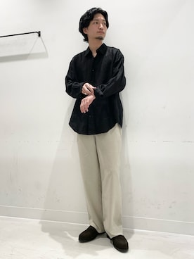 「URBAN RESEARCH（アーバンリサーチ）のLINEN REGULAR SHIRTS（シャツ/ブラウス、ブラック系）」を使った、平田望夢さん（メンズ・172cm）の夏コーディネート