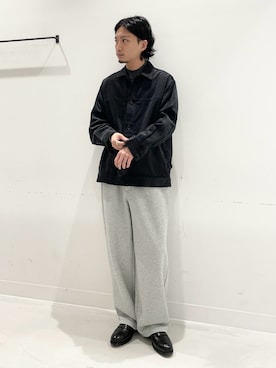 「URBAN RESEARCH DOORS（アーバンリサーチドアーズ）のLIFE STYLE TAILOR　マルチスペックコインローファー（ドレスシューズ）」を使った、平田望夢さん（メンズ・172cm）の秋コーディネート