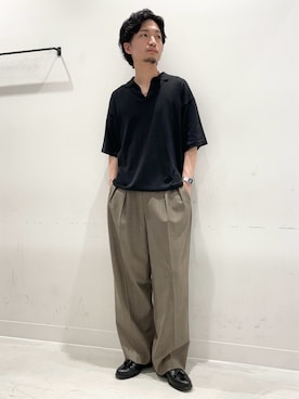 「URBAN RESEARCH DOORS（アーバンリサーチドアーズ）の『仁村紗和さん着用』『UR TECH』サマシェア スキッパーニット（ニット/セーター、ブラック系）」を使った、平田望夢さん（メンズ・172cm）の夏コーディネート