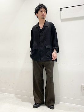 「URBAN RESEARCH DOORS（アーバンリサーチドアーズ）のSTILL BY HAND　リネンシャツカバーオール（カバーオール、ブラック系）」を使った、平田望夢さん（メンズ・172cm）の春コーディネート