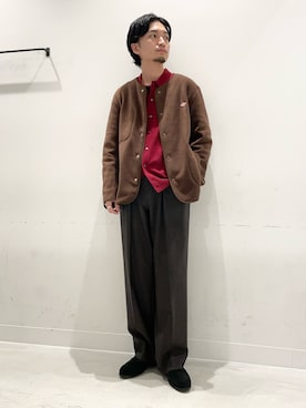 「URBAN RESEARCH DOORS（アーバンリサーチドアーズ）のDANTON　FLEECE COLLARLESS JACKET（テーラードジャケット、ブラウン系）」を使った、平田望夢さん（メンズ・172cm）の秋コーディネート