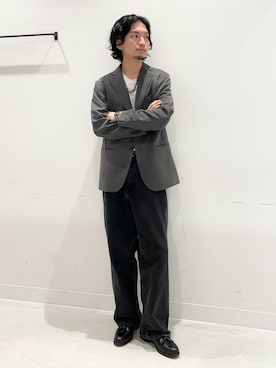 「URBAN RESEARCH DOORS（アーバンリサーチドアーズ）のLIFE STYLE TAILOR　マルチスペックコインローファー（ドレスシューズ）」を使った、平田望夢さん（メンズ・172cm）の秋コーディネート