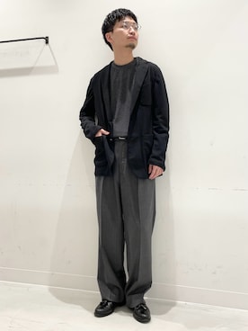 「URBAN RESEARCH DOORS（アーバンリサーチドアーズ）のLIFE STYLE TAILOR　メランジニットイージージャケット（テーラードジャケット、ブルー系）」を使った、平田望夢さん（メンズ・172cm）の春コーディネート