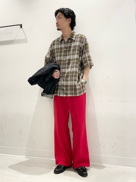 「URBAN RESEARCH DOORS（アーバンリサーチドアーズ）のカバーリングリネン キャンプカラーシャツ（シャツ/ブラウス、グリーン系）」を使った、平田望夢さん（メンズ・172cm）の夏コーディネート