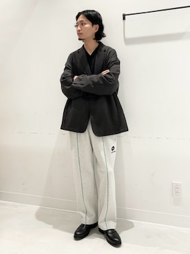 「URBAN RESEARCH DOORS（アーバンリサーチドアーズ）のLIFE STYLE TAILOR　マルチスペックコインローファー（ドレスシューズ）」を使った、平田望夢さん（メンズ・172cm）の秋コーディネート