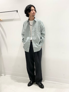 「URBAN RESEARCH DOORS（アーバンリサーチドアーズ）のLIFE STYLE TAILOR　マルチスペックコインローファー（ドレスシューズ）」を使った、平田望夢さん（メンズ・172cm）の秋コーディネート
