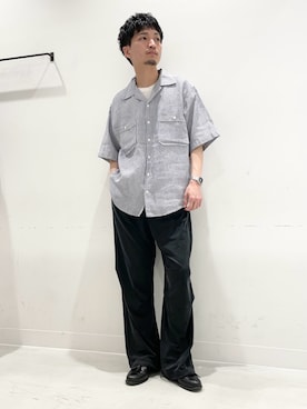 「URBAN RESEARCH（アーバンリサーチ）のWASHABLE CUPRO OVER PANTS（その他パンツ、ブラック系）」を使った、平田望夢さん（メンズ・172cm）の春コーディネート