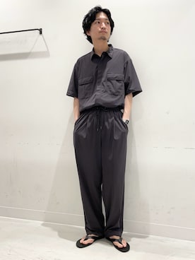 「URBAN RESEARCH（アーバンリサーチ）の『撥水/接触冷感』『UR TECH MoLight』PACKABLE SHIRTS（シャツ/ブラウス、グレー系）」を使った、平田望夢さん（メンズ・172cm）の夏コーディネート