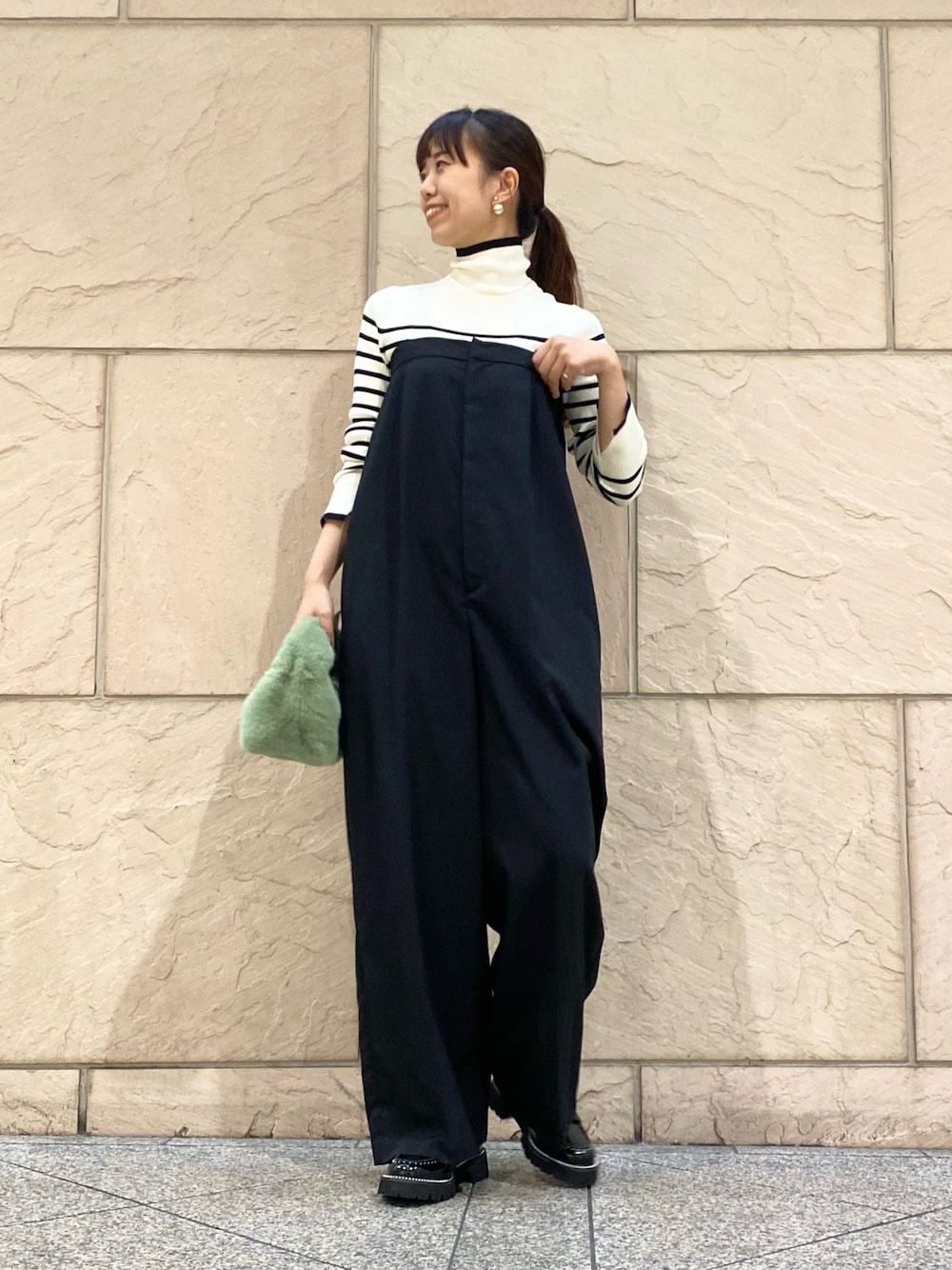 ハンサムコーデオールインワンストレッチパンツワンカラー パンツオールインワンを使った人気ファッションコーディネート