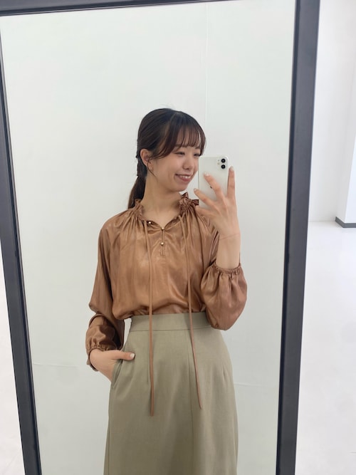 セール】グロッシー2WAYネックギャザーブラウス（シャツ/ブラウス