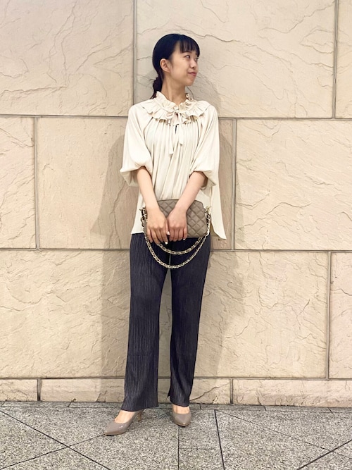 no775フリル黒リボンヨークギャザーブラウス　リネンブラウス　オフホワイト no775フリル黒リボンヨークギャザーブラウス リネンブラウス オフ