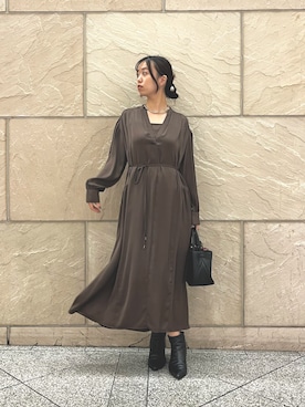 「URBAN RESEARCH ROSSO WOMEN(アーバンリサーチ ロッソ)のヴィンテージサテンテントワンピース(ワンピース、ブラウン系)」を使った、matsudaさん(レディース・162cm)の秋コーディネート