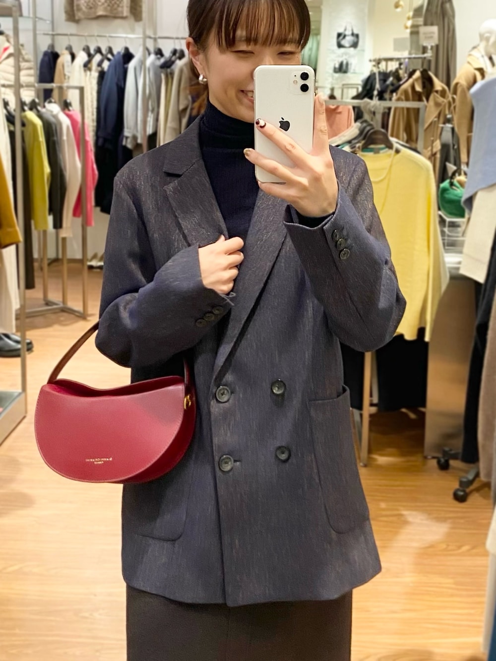 「URBAN RESEARCH ROSSO、ROSSO、URBAN RESEARCH、ジャケット、アウター、お仕事コーデ、オフィスカジュアル、きれいめカジュアル、バッグ、ハンドバッグ、イエベ秋」｜「URBAN RESEARCH ROSSO WOMENのツイードオーバージャケット（その他アウター、ブルー系）」を使った、matsuさん（レディース・162cm）の冬コーディネートの1枚目の写真