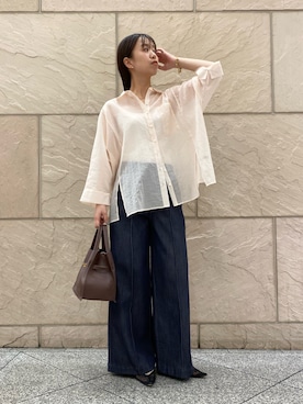 「URBAN RESEARCH ROSSO WOMEN(アーバンリサーチ ロッソ)のピンタックストレッチワイドデニムパンツ(デニムパンツ、ブルー系)」を使った、matsudaさん(レディース・162cm)の春コーディネート