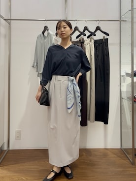 「URBAN RESEARCH ROSSO WOMEN(アーバンリサーチ ロッソ)のシルキーツイルVネックブラウス(シャツ/ブラウス、ブルー系)」を使った、matsudaさん(レディース・162cm)の夏コーディネート