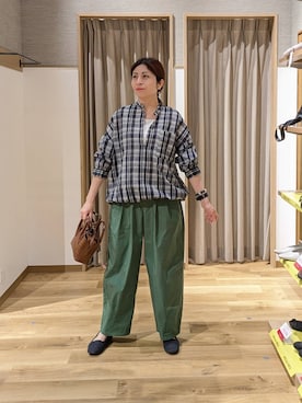 「studio CLIP（スタディオクリップ）のアイテム（パンツ）」を使った、emiclip1921さん（レディース・160cm）の春コーディネート