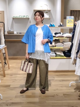 「studio CLIP（スタディオクリップ）のシアーリボンシュシュ（シュシュ、ブラック系）」を使った、emiclip1921さん（レディース・160cm）の春コーディネート
