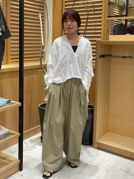 「URBAN RESEARCH（アーバンリサーチ）のラミーレーヨンギャザーヘムシャツ（シャツ/ブラウス、ホワイト系）」を使った、ayane01100212さん（レディース・158cm）の春コーディネート