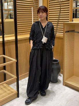 「EKAL（エカル）のワッシャープリーツシアーシャツ（シャツ/ブラウス、ブラック系）」を使った、ayane01100212さん（レディース・158cm）の春コーディネート