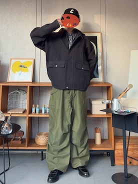 「アイテム（カーゴパンツ、グリーン系）」を使った、ハルさん（メンズ・179cm）の冬コーディネート