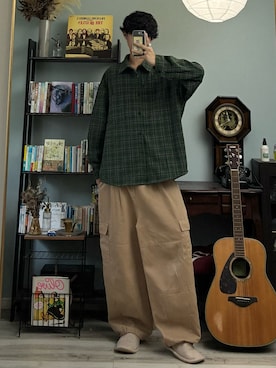 「アイテム（カーゴパンツ、ベージュ系）」を使った、ハルさん（メンズ・179cm）の秋コーディネート