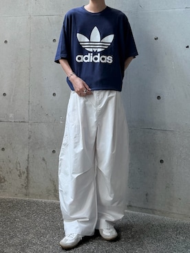 「adidas（アディダス）のアイテム（Tシャツ/カットソー、ブルー系）」を使った、ハルさん（メンズ・179cm）の夏コーディネート