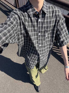 「YOLO（ヨーロ）のアイテム（シャツ/ブラウス、ブラック系）」を使った、ハルさん（メンズ・179cm）の夏コーディネート