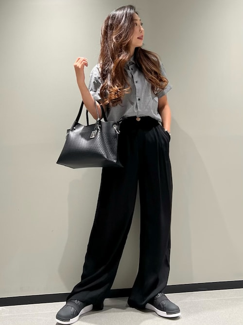 【美品】アルマーニ ジーンズ レザー ハトメ パンチング スタッズ スニーカー黒 美品】アルマーニ ジーンズ レザー ハトメ パンチング スタッズ