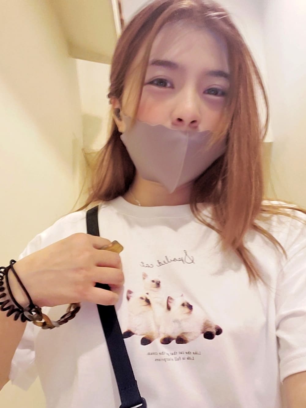 「シャツ、夏コーデ、白Tシャツ、猫、ネコ、shirts、summer」｜「Honeysのアイテム（Tシャツ/カットソー、ホワイト系）」を使った、Joeyさん（レディース・135cm）の夏コーディネートの1枚目の写真