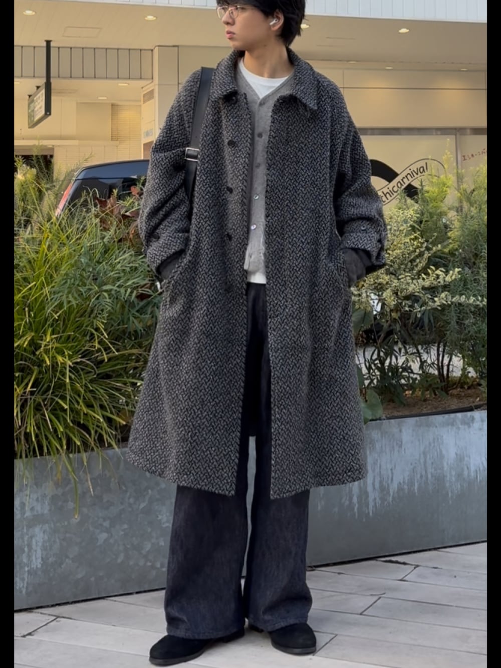 POLYPLOIDのステンカラーコートを使った人気ファッション