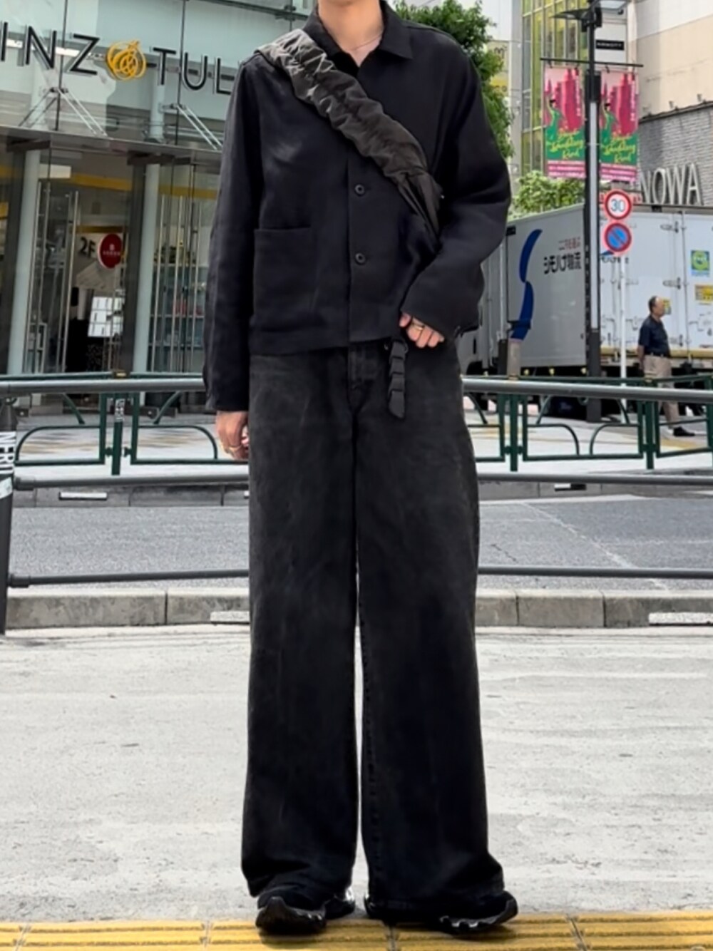 LIDNM（リドム）の「LINEN CROPPED CHORE JACKET（ブルゾン