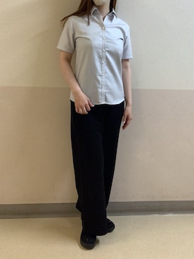 「TOKYO SHIRTS（トウキョウシャツ）の【超形態安定】【接触冷感】形態安定ノンアイロン スキッパー 半袖ビジネスワイシャツ（ビジネスシャツ、グレー系）」を使った、BRICK HOUSE by Tokyo Shirts 札幌苗穂イオンモール店さん（レディース・160cm）の夏コーディネート