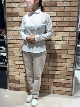 「アイテム（ビジネスシャツ）」を使った、BRICK HOUSE シャツ工房 札幌駅エスタ店さん（レディース・159cm）の冬コーディネート