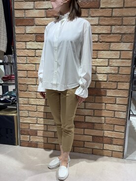 「アイテム（ビジネスシャツ）」を使った、BRICK HOUSE シャツ工房 札幌駅エスタ店さん（レディース・159cm）の冬コーディネート