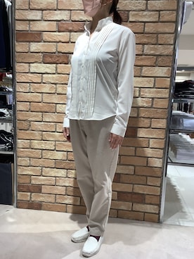 「アイテム（ビジネスシャツ）」を使った、BRICK HOUSE シャツ工房 札幌駅エスタ店さん（レディース・159cm）の冬コーディネート