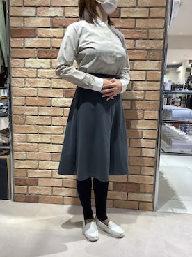 「アイテム（ビジネスシャツ）」を使った、BRICK HOUSE シャツ工房 札幌駅エスタ店さん（レディース・159cm）の冬コーディネート