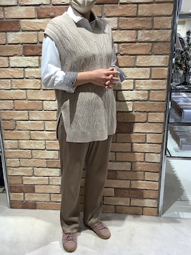「アイテム（ビジネスシャツ）」を使った、BRICK HOUSE シャツ工房 札幌駅エスタ店さん（レディース・162cm）の冬コーディネート