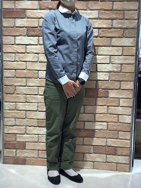 「アイテム（ビジネスシャツ）」を使った、BRICK HOUSE シャツ工房 札幌駅エスタ店さん（レディース・157cm）の秋コーディネート